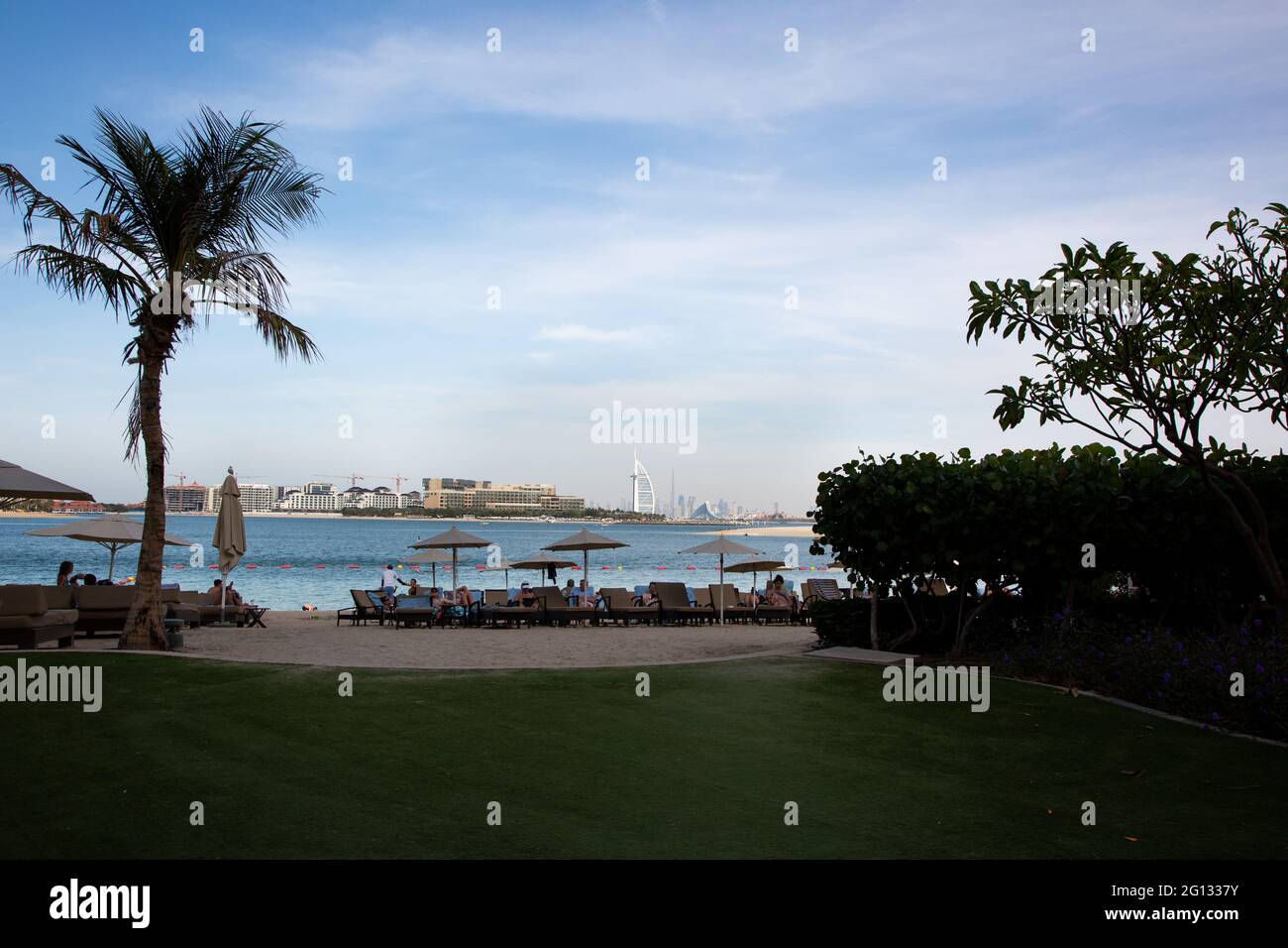 Vue sur Burj Al Arab depuis Palm Jumeirah, Dubaï, 2 décembre 2018 Banque D'Images
