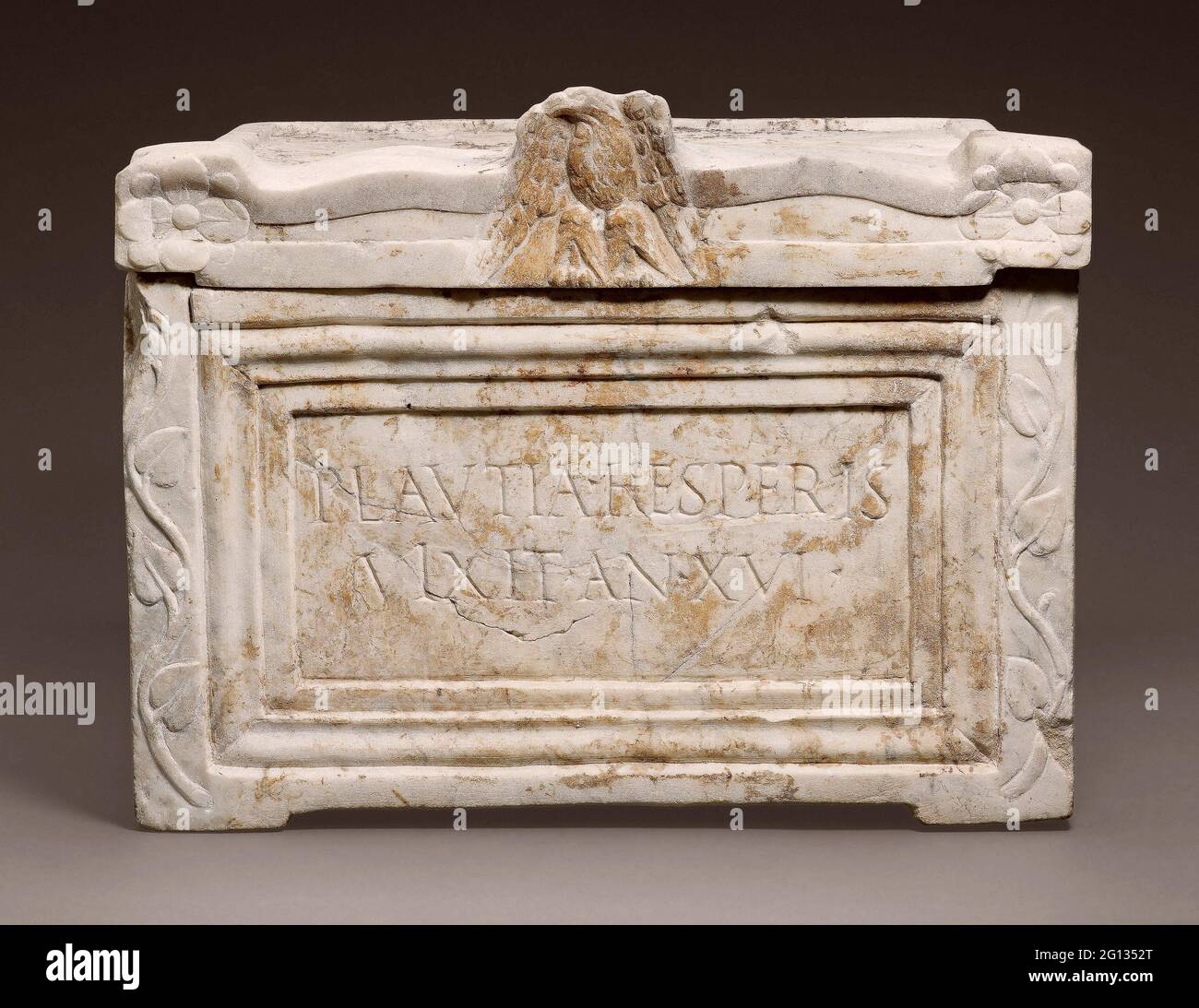 Auteur: Ancien romain. Ccinerary Urn de Platia Hesperis - 1er siècle AD - Roman. Marbre. 1 AD - 100 AD. Italie. Banque D'Images
