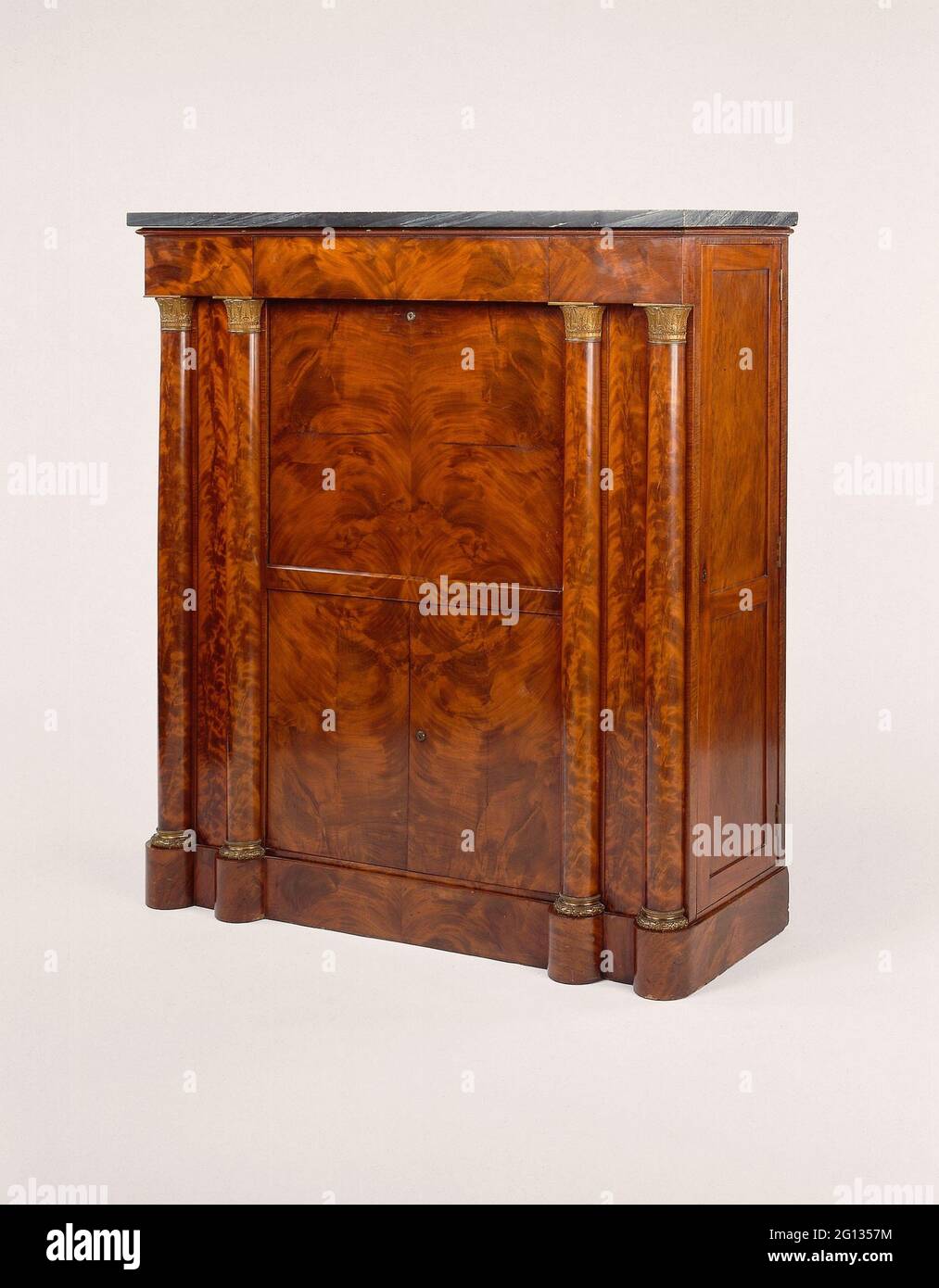 Abattant Secrtaire - 1820/25 - American Boston, Massachusetts. Acajou, placage acajou, pin, marbre noir, ormolu, et laiton. 1820 - 1825. Banque D'Images
