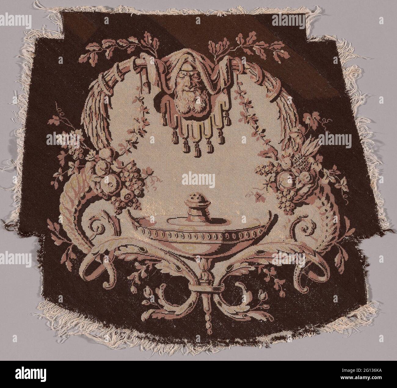 Couvre-chaise - période Empire, c. 1810 - Angleterre ou France. Lin et soie, tissage Uni; brodé avec de la soie dans le dos et des points de tente. 1800 - 1820. Banque D'Images