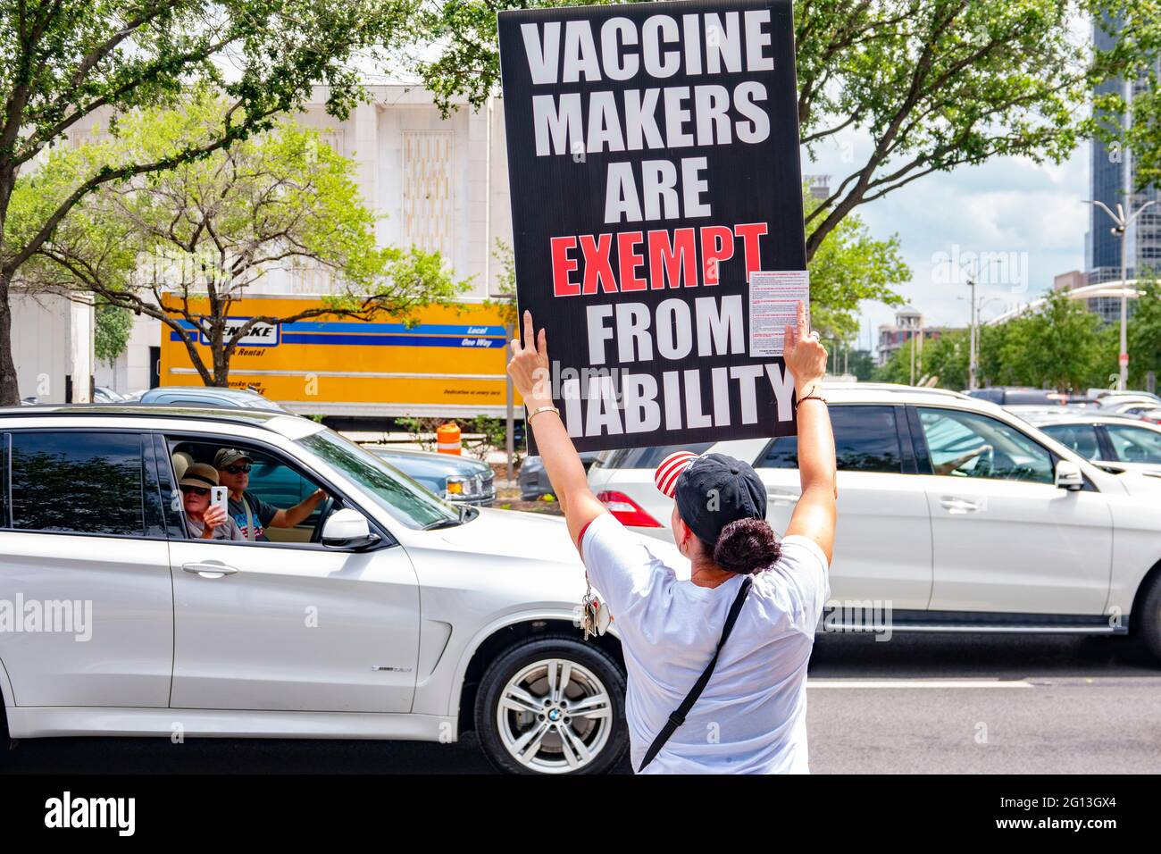 Houston, Texas 15 mai 2021- manifestation contre la vaccination. Houston la région de la Galleria, les personnes manifestant contre le vaccin Covid 19 Banque D'Images