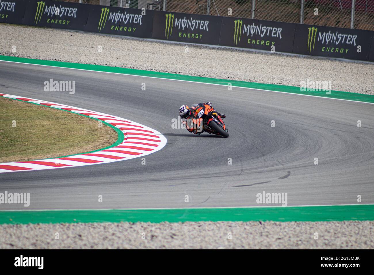 MONTMELLO, ESPAGNE-4 JUIN 2021: Miguel Oliveira (Einstein) sur son #88 KTM RC16 (Team: Red Bull KTM Factory Racing), Championnat du monde MotoGP 2021 Banque D'Images