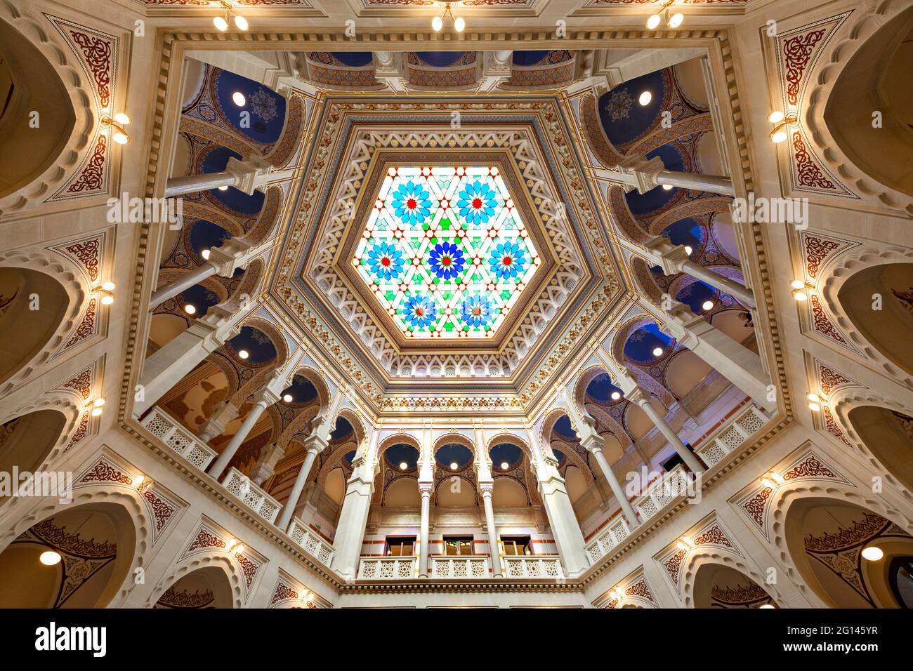 Dôme de la bibliothèque nationale et universitaire, ancienne mairie, à Sarajevo, en Bosnie-Herzégovine. Banque D'Images