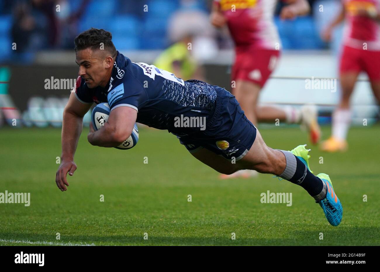 Solde Rohan Janse van Rensburg de Sharks va faire un essai lors du match Gallagher Premiership au stade AJ Bell, sale. Date de la photo: Vendredi 4 juin 2021. Banque D'Images