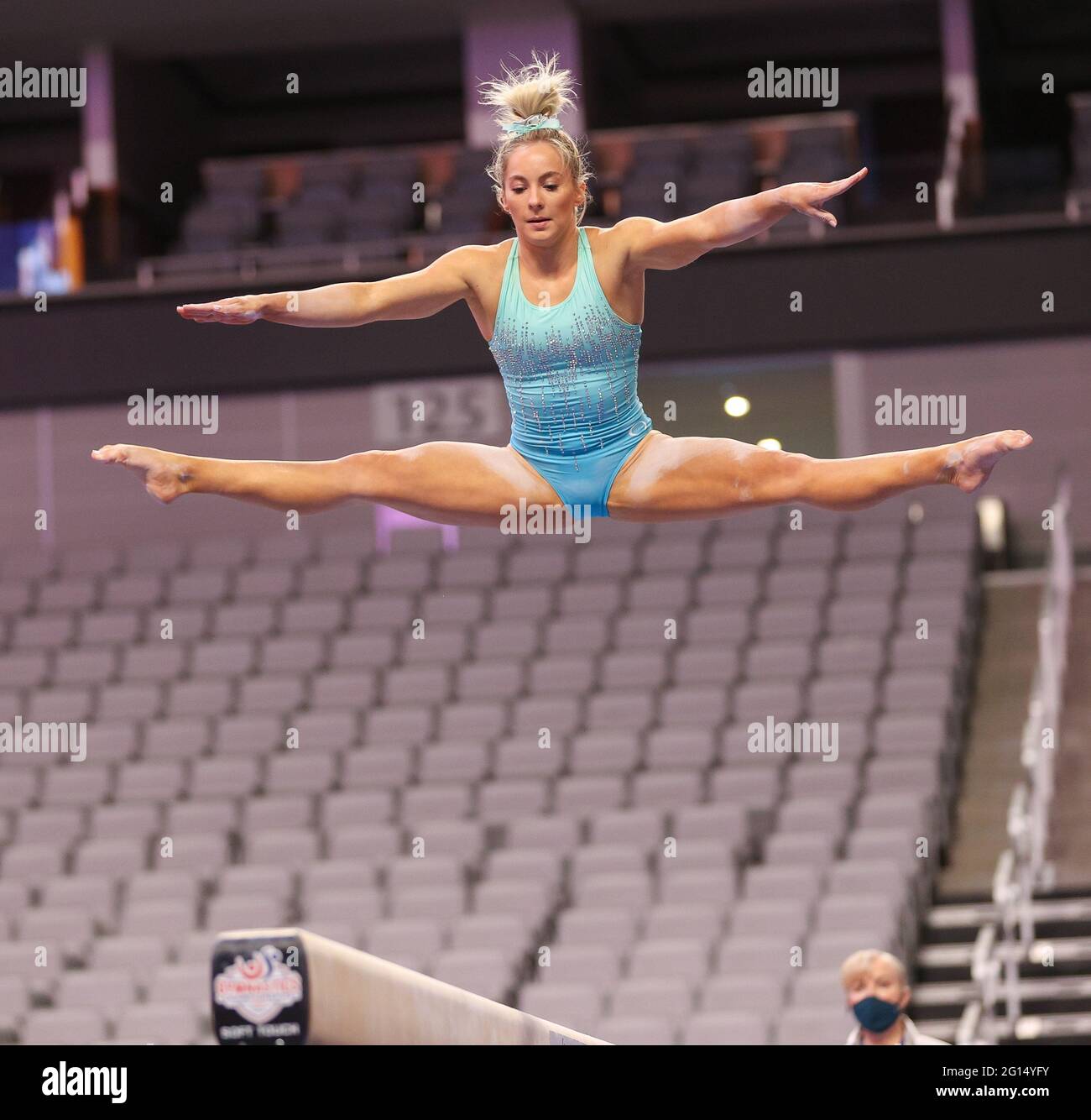 2 juin 2021: MyKayla sinner fait les clivages dans l'air pendant l'entraînement de podium pour les Championnats de gymnastique américains 2021 à Dickies Arena à fort Worth, TX. Kyle Okita/CSM Banque D'Images