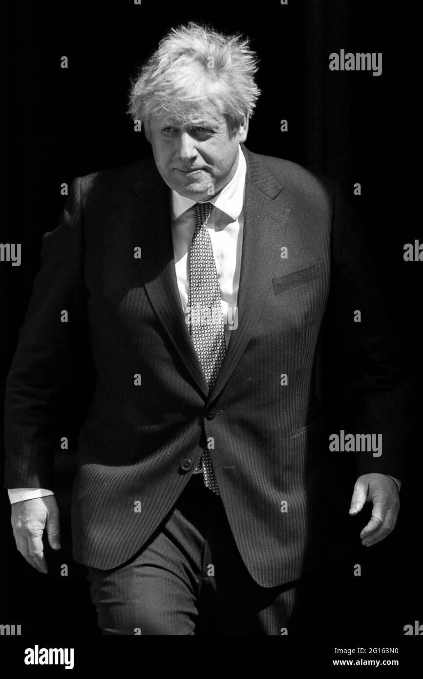 Le Secrétaire général de l'OTAN, M. Jens Stoltenberg, est accueilli par le Premier ministre Boris Johnson le 2 juin 2021 Banque D'Images