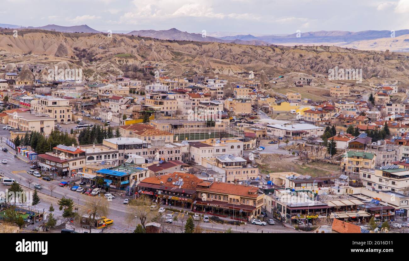 Göreme, Turquie - 20 mars 2020 - magnifique vue panoramique sur la ville de Göreme en Cappadoce, Turquie avec cheminées de fées, maisons, et unique roc f Banque D'Images