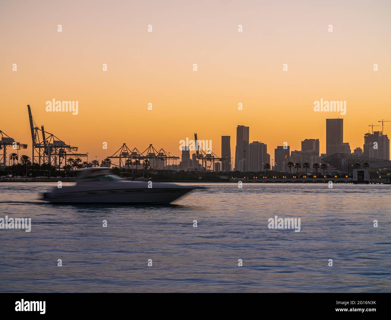 Port de Miami au coucher du soleil, Miami Beach, États-Unis Banque D'Images