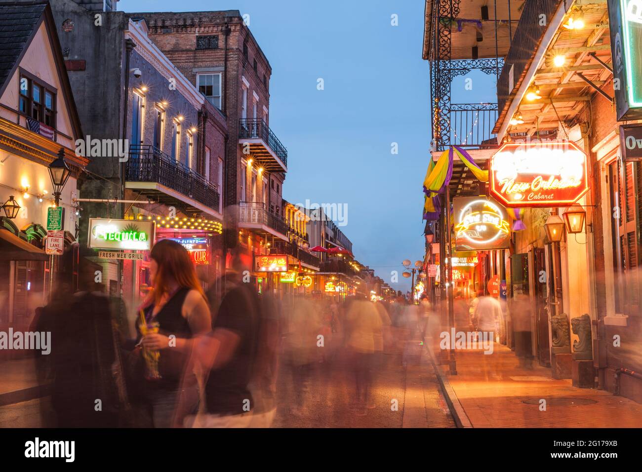 Bourbon Street, quartier français de la Nouvelle-Orléans, Louisiane, États-Unis, 2015 Banque D'Images