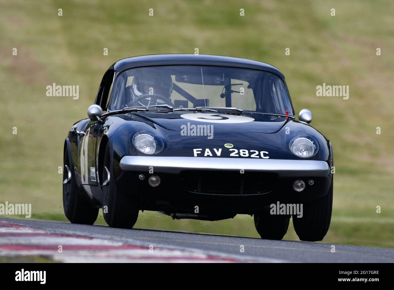 Stephan Jobstrl, Andy Willis, Lotus Elan 26R, Messieurs les pilotes, voitures de sport, GT cars, Masters Historic Festival, circuit du Grand Prix de Brands Hatch, mai Banque D'Images