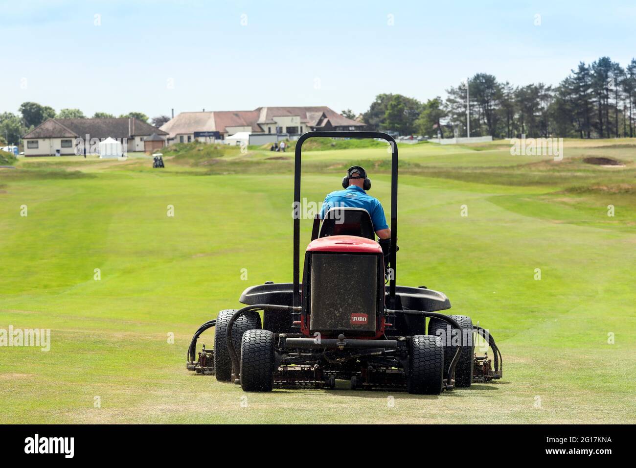 05 juin 2021, Troon. Le club de golf Kilmarnock (Barassie) et le 'R and A' préparent le parcours de Barassie Links en préparation pour le 118e championnat de golf amateur des Womens à partir du 7 juin avec les derniers tours le 12. La compétition, qui se déroule sous des règles strictes de covid, a attiré plus de 100 participants nationaux et internationaux en compétition pour le trophée historique et l'entrée à l'AIG Womens Open, à l'US Womens Open, aux championnats d'Evian et aux championnats d'amateur Augusta National Womens Championships, crédit: Findlay/Alamy Live News Banque D'Images