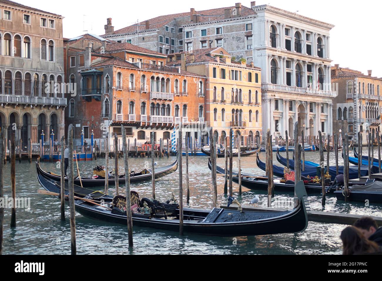 Le grand canal d'accueil avec des gondoles, Venise, Italie, 2017 Banque D'Images