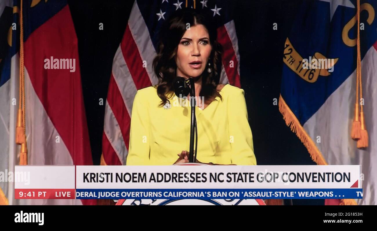 Juin 05 2021, Greenville, Caroline du Nord, États-Unis - le gouverneur du Dakota du Sud KRISTI NOEM s'adresse à la convention républicaine de l'État de Caroline du Nord.(Credit image: © Newsmax/ZUMA Wire) Banque D'Images