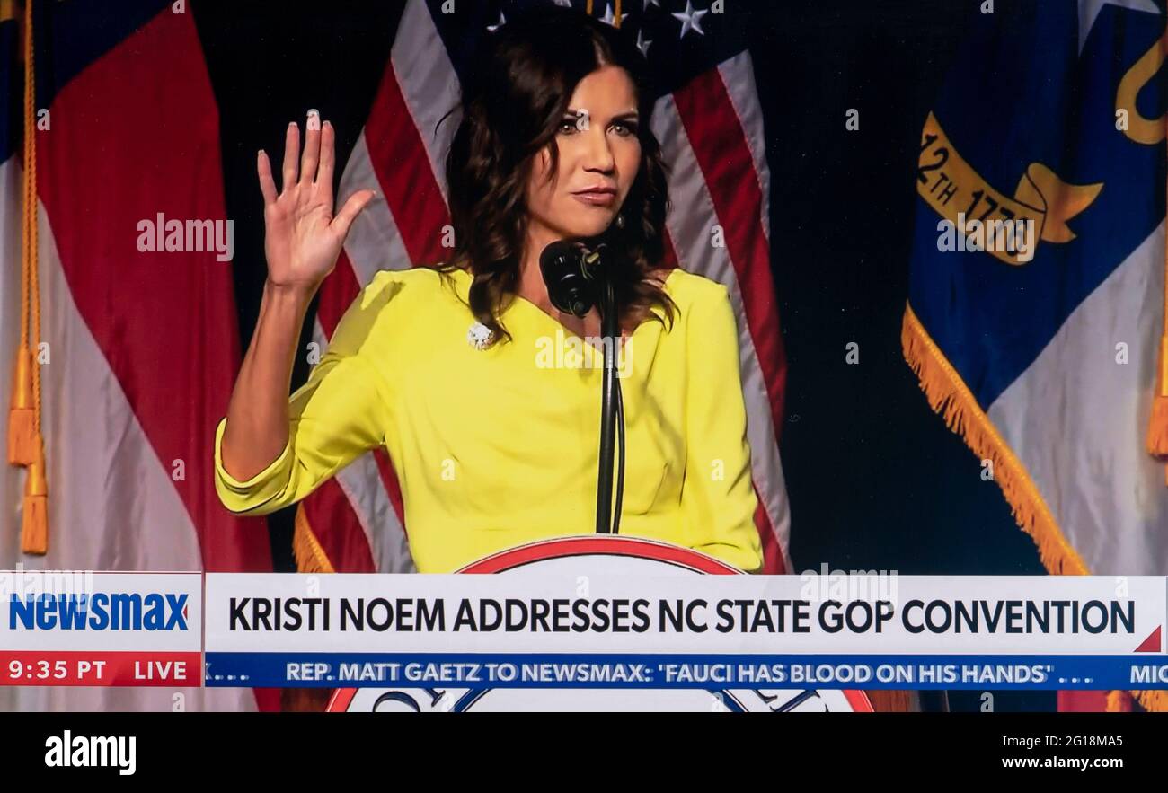 Juin 05 2021, Greenville, Caroline du Nord, États-Unis - le gouverneur du Dakota du Sud KRISTI NOEM s'adresse à la convention républicaine de l'État de Caroline du Nord.(Credit image: © Newsmax/ZUMA Wire) Banque D'Images