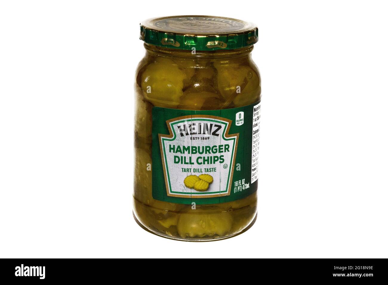 Lancaster, PA.USA - le 5 juin 2021 : un pot de chips Heinz Hamburger Dill Pickle sur fond blanc pour un éditorial illustratif. Banque D'Images