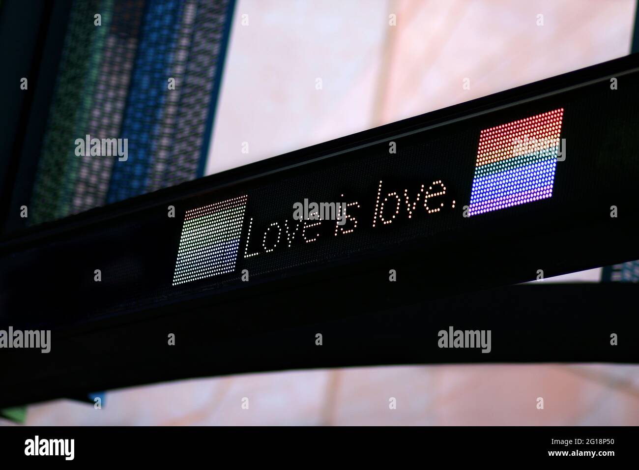 L'amour est l'amour Rainbow Pride signe Banque D'Images