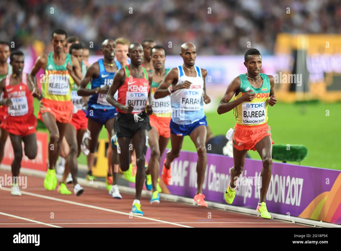 Selemon Barega (Éthiopie), Mo Farah (Grande-Bretagne). Finale hommes 5000 mètres. Championnats du monde de l'IAAF Londres 2017 Banque D'Images