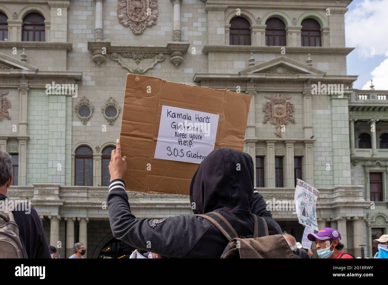 Protestation contre la corruption du gouvernement guatémaltèque et la persécution des dirigeants de la société civile. Quelques jours avant la visite du vice-président américain Kamala Harris Banque D'Images