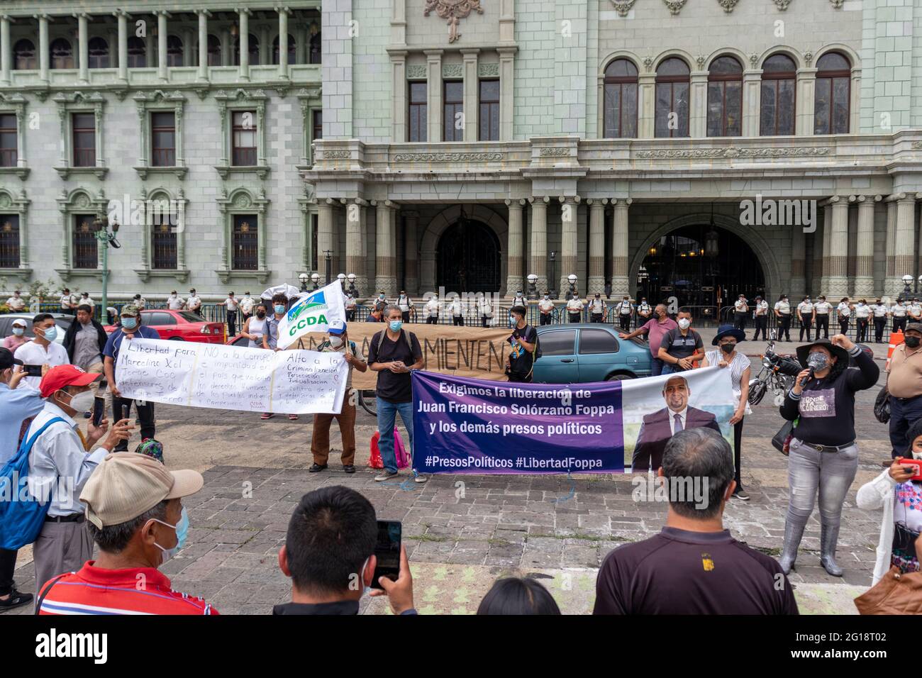 Protestation contre la corruption du gouvernement guatémaltèque et la persécution des dirigeants de la société civile. Quelques jours avant la visite du vice-président américain Kamala Harris Banque D'Images