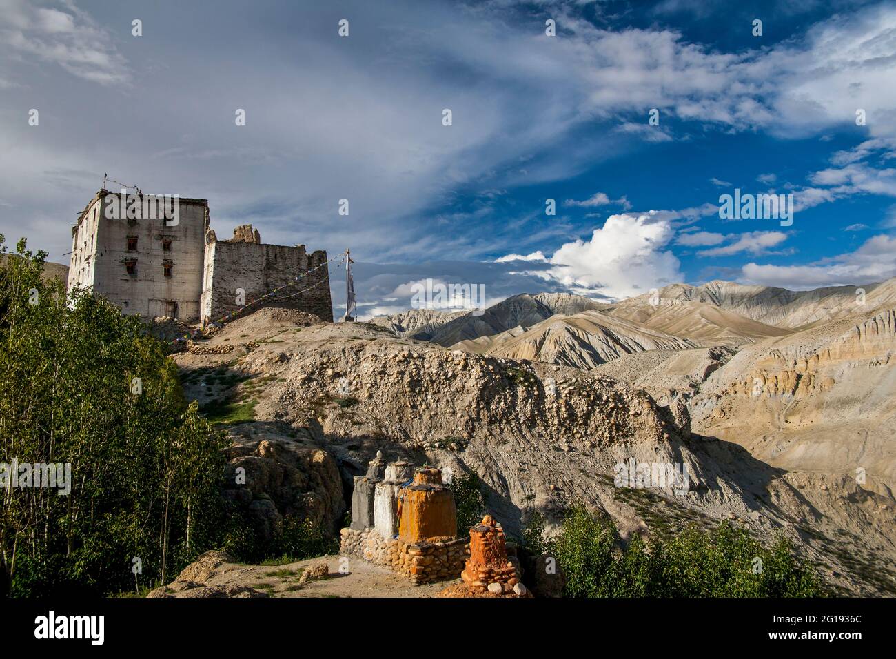 Le dzong (palais fortifié) de Tsarang, haute Mustang, Népal, construit en 1378. Banque D'Images