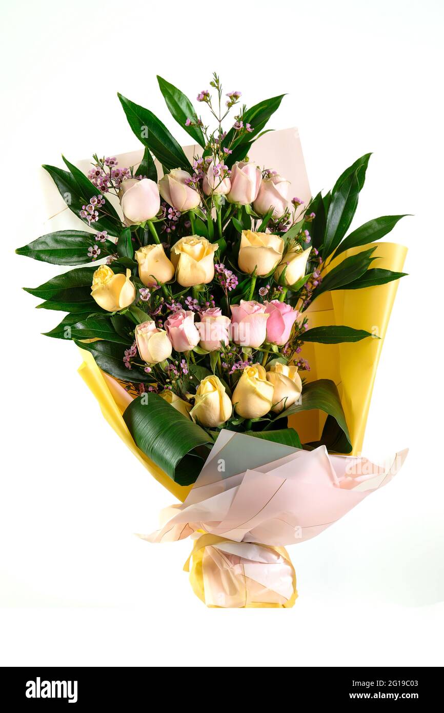 Bouquet de fleurs isolé sur fond blanc. Bouquet de fleurs. Banque D'Images