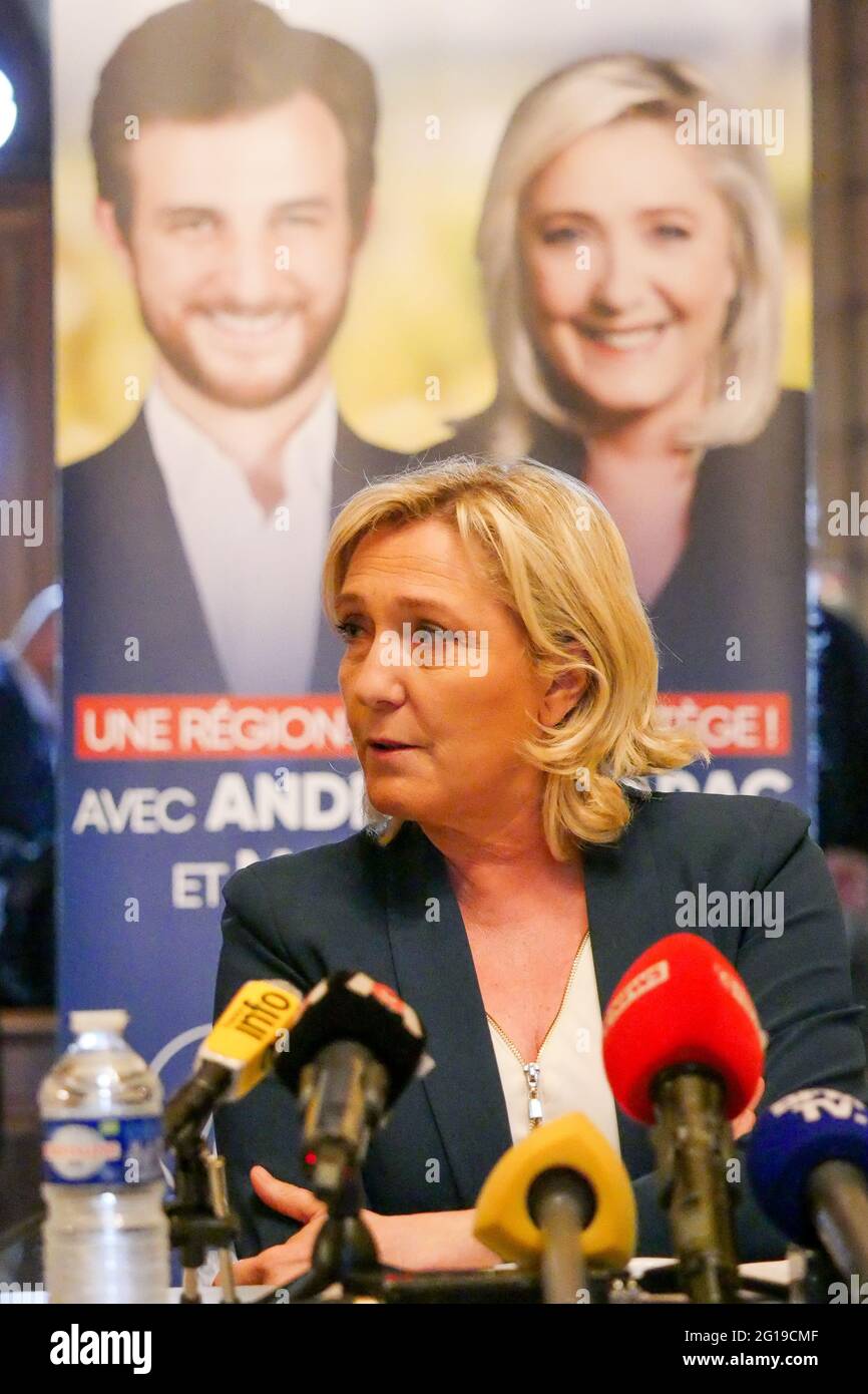 Marine le Pen, Président de RN (rassemblement National), assiste à une conférence de presse à Saint-Chamond, Loire, RÉGION DE L'AURA, France, juin 3 2021 Banque D'Images