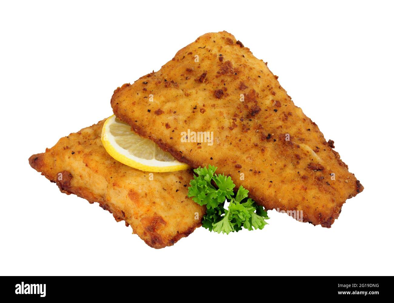 Filets de poisson d'aiglefin frits et cuits isolés sur fond blanc Banque D'Images