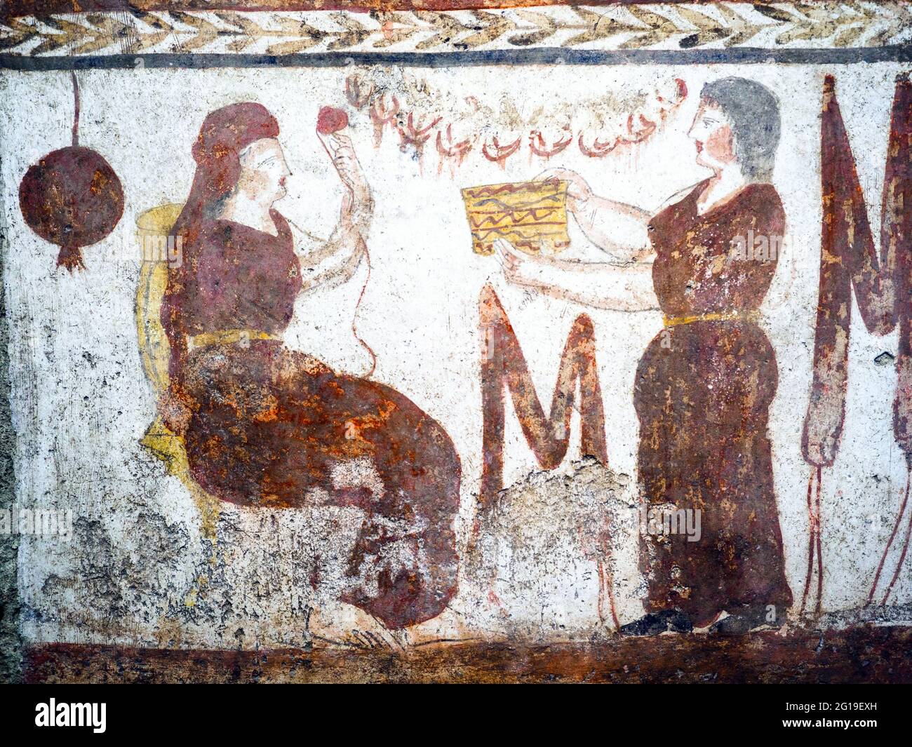 Fresque représentant une scène avec des femmes Laghetto, Tomb X - dalle orientale (350 av. J.-C.) - zone archéologique de ​​Paestum - Salerne, Italie Banque D'Images