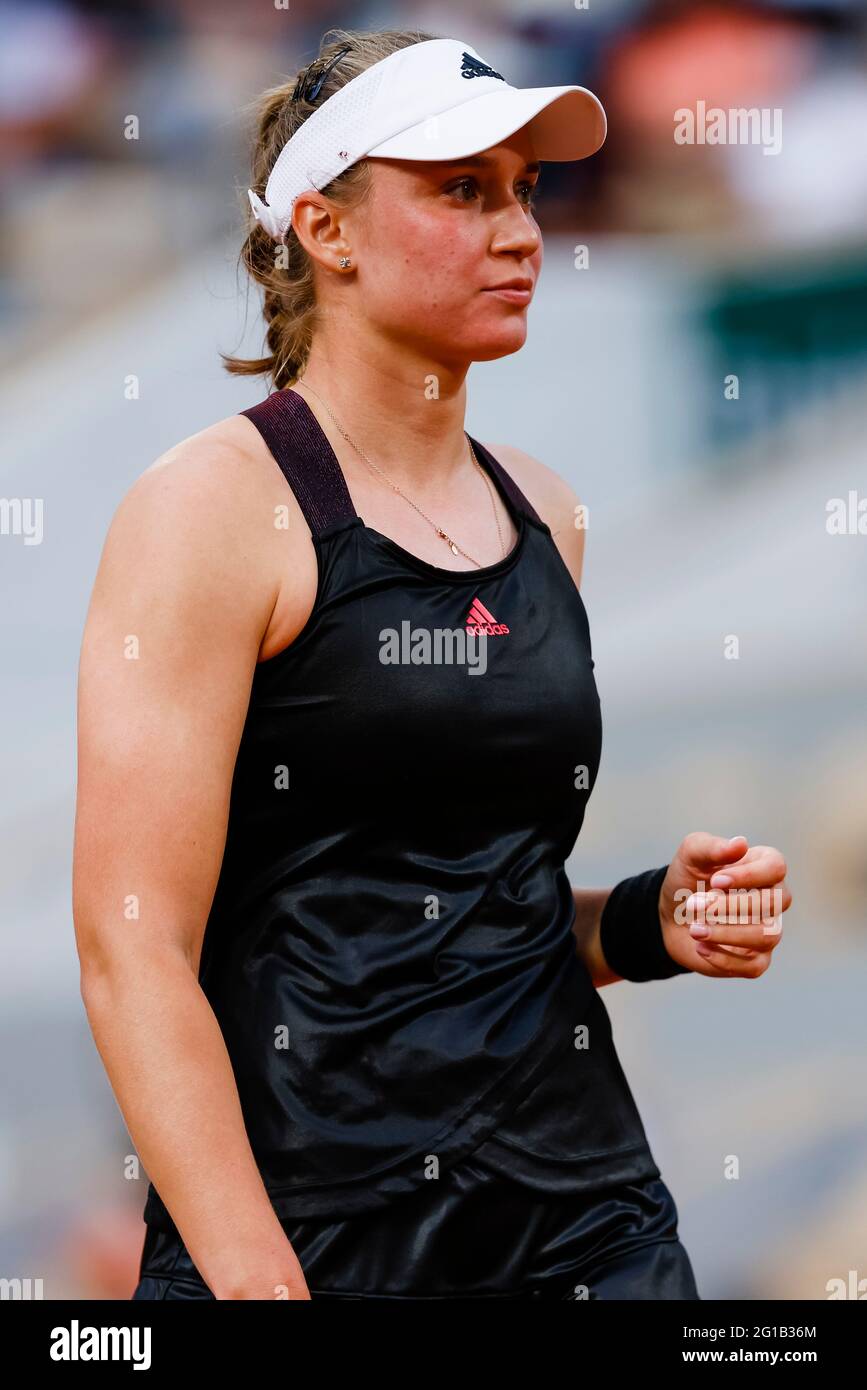 Paris, France. 06e juin 2021. Tennis : Grand Chelem/WTA Tour - French Open, femmes célibataires, 3e tour, Williams (USA) - Rybakina (Kazakhstan). Elena Rybakina Santé. Credit: Frank Molter/dpa/Alay Live News Banque D'Images