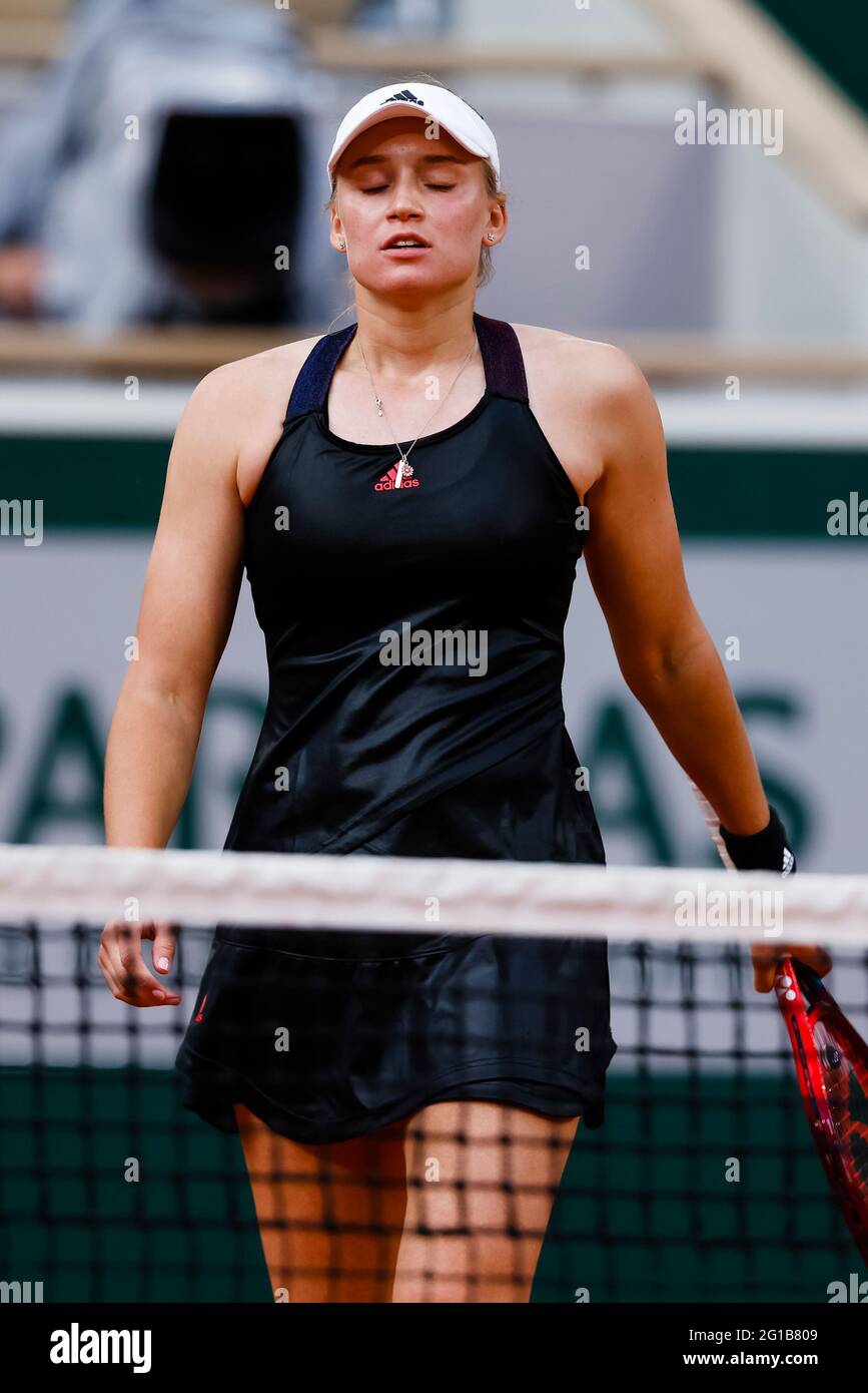 Paris, France. 6 juin 2021. Elena Rybakina du Kazakhstan lors du tournoi de tennis du Grand Chelem ouvert en 2021 à Roland Garros, Paris, France. Frank Molter/Alamy Actualités en direct Banque D'Images