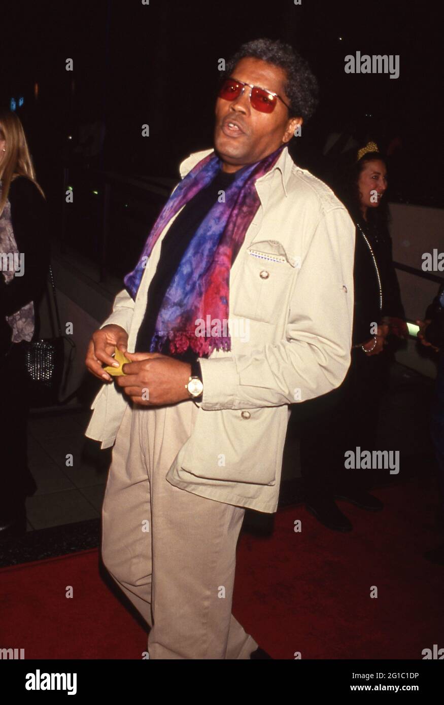 **PHOTO DE FICHIER** Clarence Williams III est décédé. Clarence Williams III à l'attaque de la 50 ft. Woman Premiere au Mann Village à Westwood, CA, 2 décembre 1993. Crédit: Ralph Dominguez/MediaPunch Banque D'Images