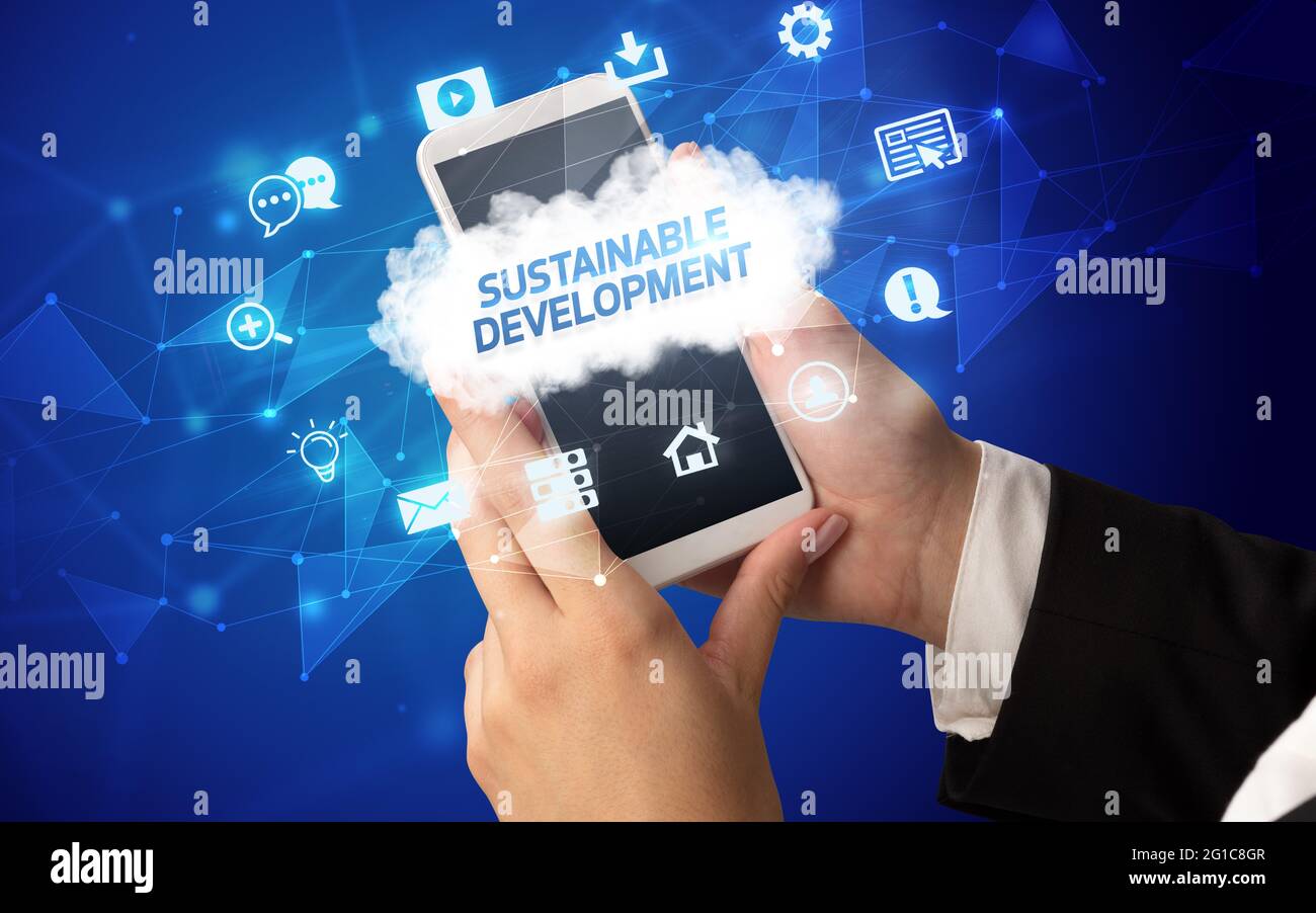 Utilisation manuelle d'un smartphone avec concept de technologie cloud Banque D'Images