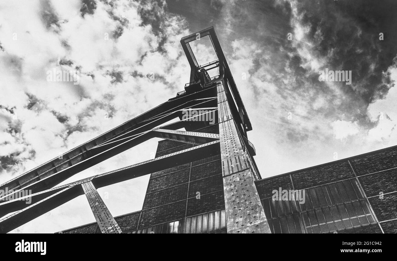 Arbre Zollverein 12. Vue dans une belle atmosphère de soirée. La Tour Eiffel de la Ruhr. Culture industrielle et complexe industriel UNESCO. Banque D'Images