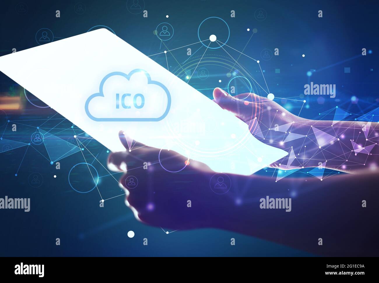 Concept de tablette futuriste de Holdig main Banque D'Images