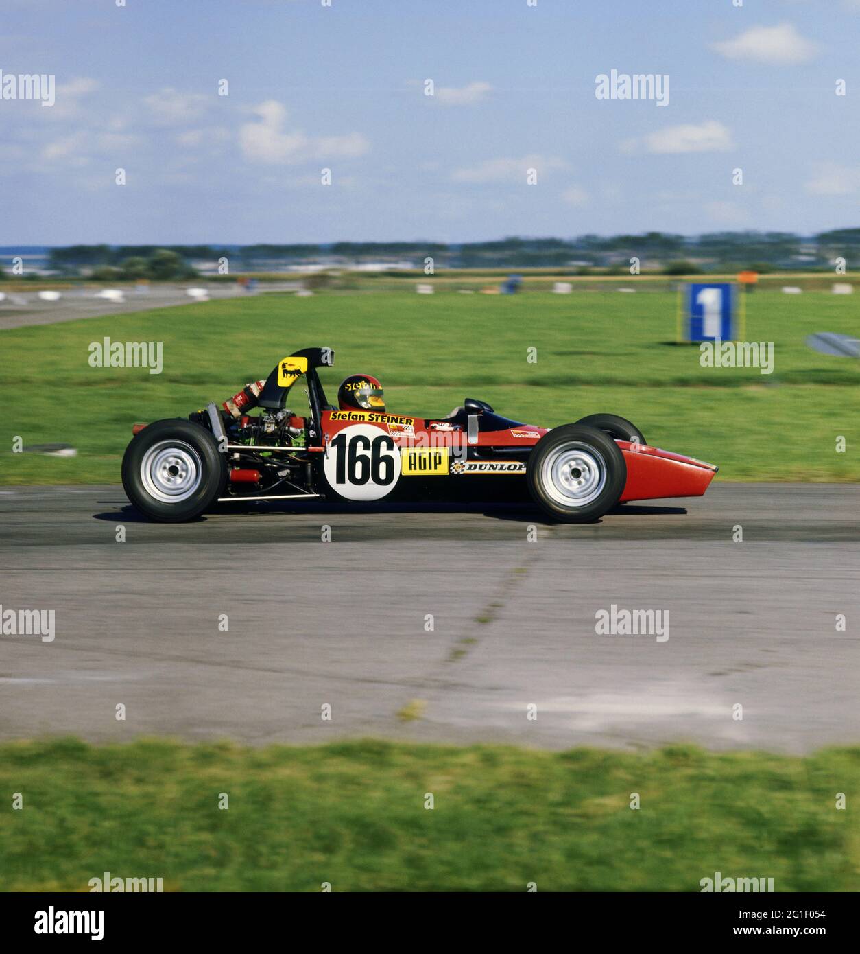 Sports, voiture, formule Ford 1600, Mc. Namara, Stephen Steiner avec le numéro 166 sur le parcours de course, DROITS-SUPPLÉMENTAIRES-AUTORISATION-INFO-NON-DISPONIBLE Banque D'Images