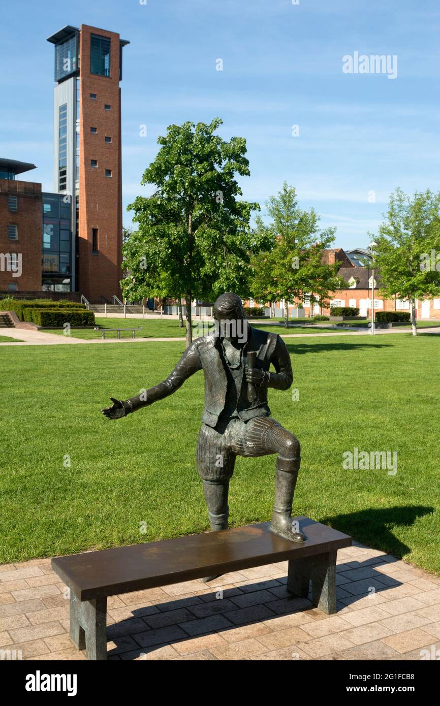Jeune statue de Shakespeare, Stratford-upon-Avon, Warwickshire, Angleterre, Royaume-Uni Banque D'Images