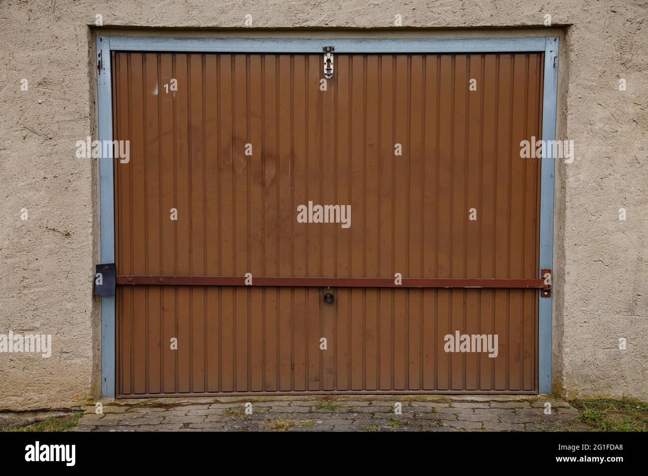 Ancienne porte de garage à Loitz, Mecklembourg-Poméranie-Occidentale, Allemagne Banque D'Images
