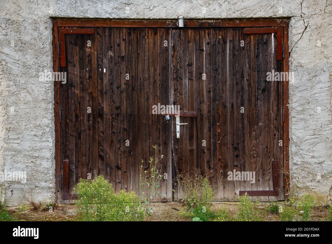 Ancienne porte de garage à Loitz, Mecklembourg-Poméranie-Occidentale, Allemagne Banque D'Images