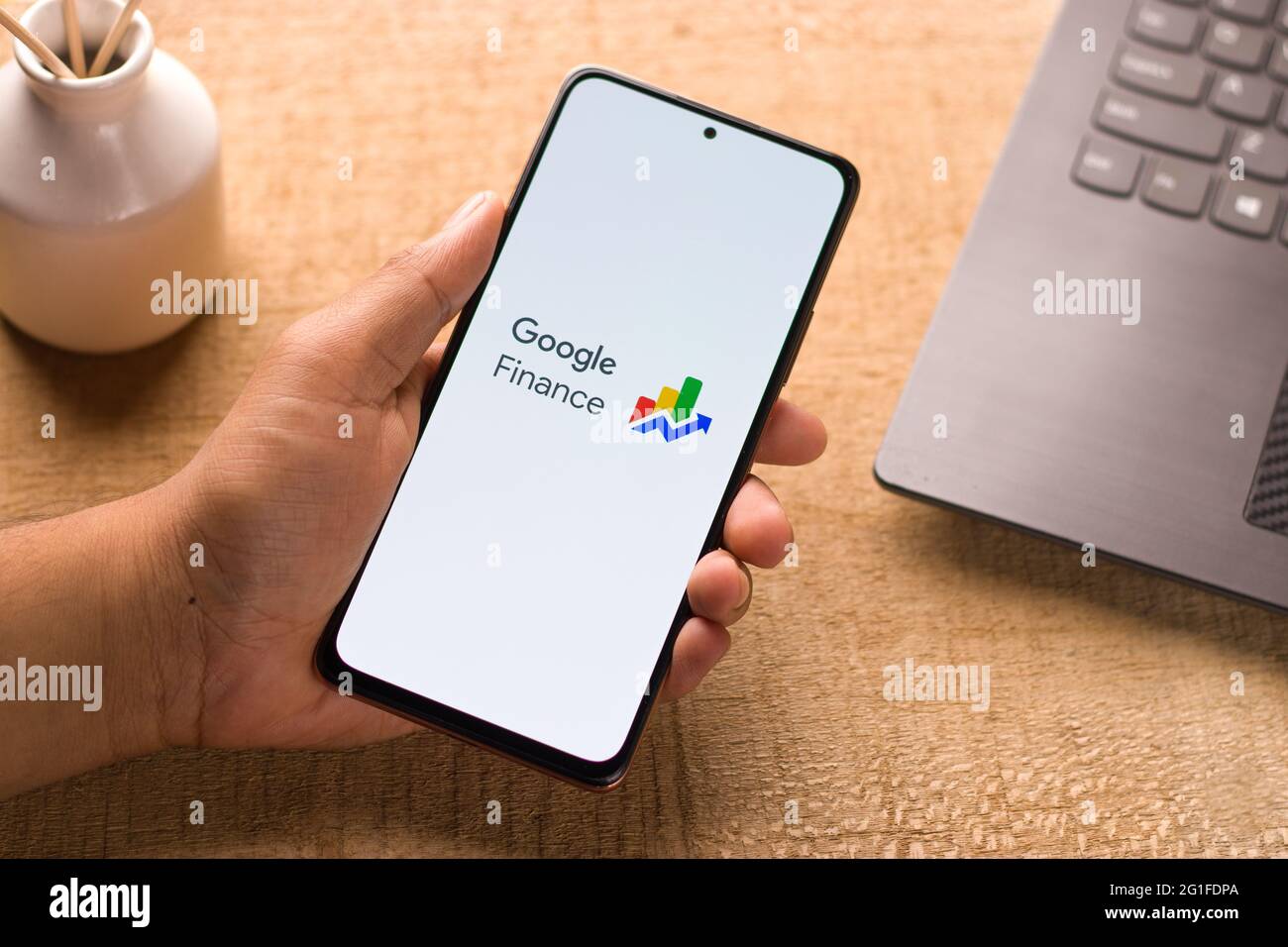 Assam, inde - 29 mai 2021 : logo Google Finance sur l'écran du téléphone image de stock. Banque D'Images