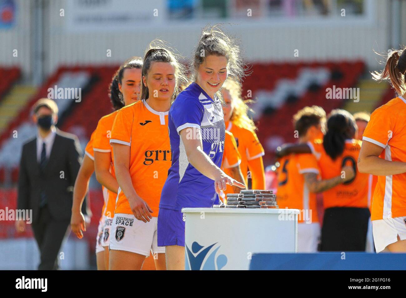 Cumbernauld, Royaume-Uni. 06e juin 2021. Le Glasgow City FC est couronné Champions de la Ligue pour la 14e saison consécutive. Erin Clacherers (#25) du Glasgow City FC à la suite de la Scottish Building Society Scottish Women's Premier League 1 Fixture Glasgow City FC vs Rangers FC, Broadwood Stadium, Cumbernauld, North Lanarkshire, 06/06/2021 | Credit: Colin Poultney/Alay Live News Banque D'Images