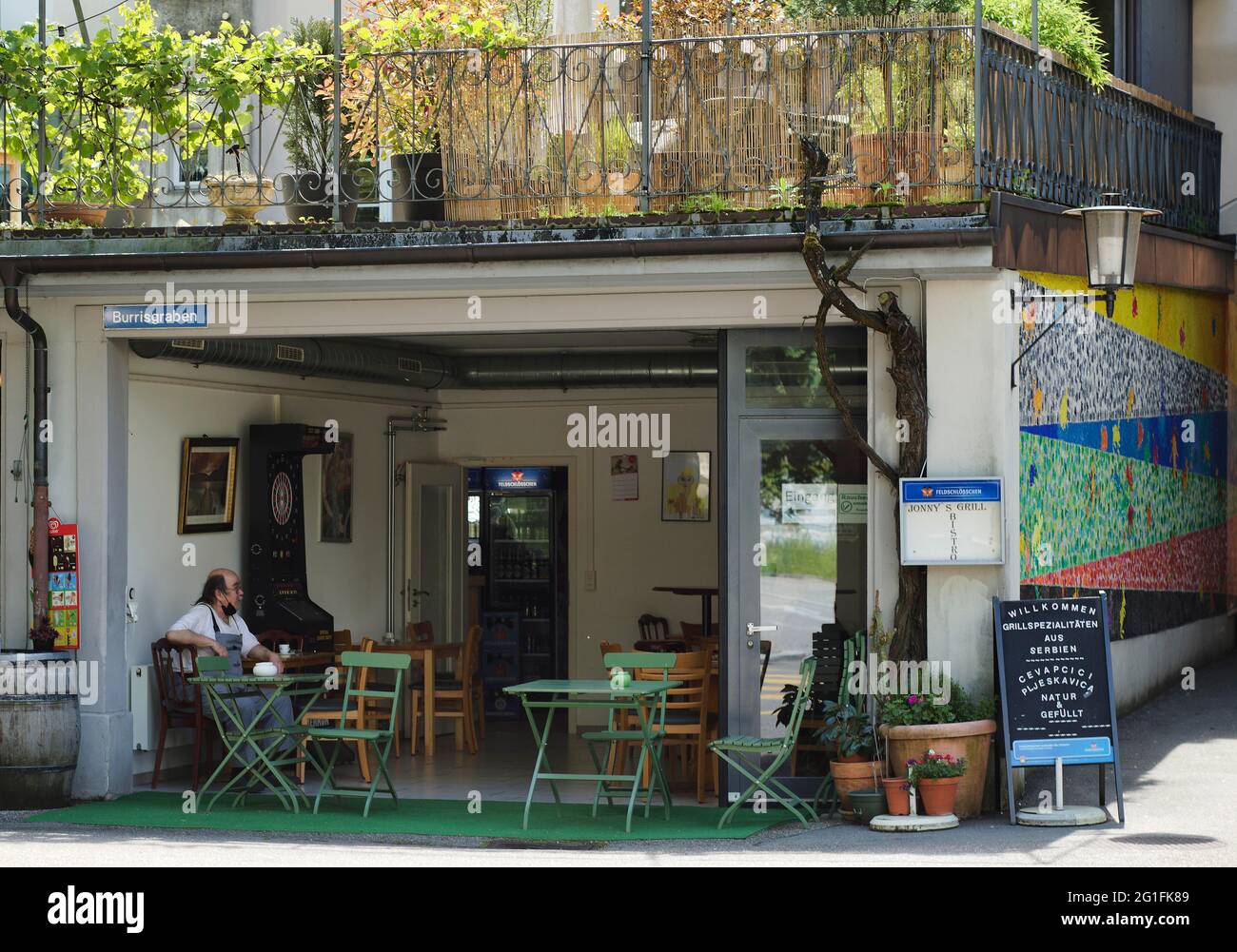 Restaurant garage, Jonny's Grill Bistro, Soleure, Suisse Photo Stock - Alamy