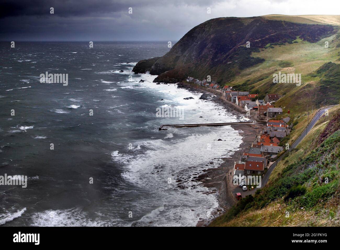 Mer du Nord, côte, village écossais, village de pêcheurs, maisons au Merr, Crovie, Aberdeenshire, Highlands, Highlands, Côte est, Ecosse, Great Banque D'Images