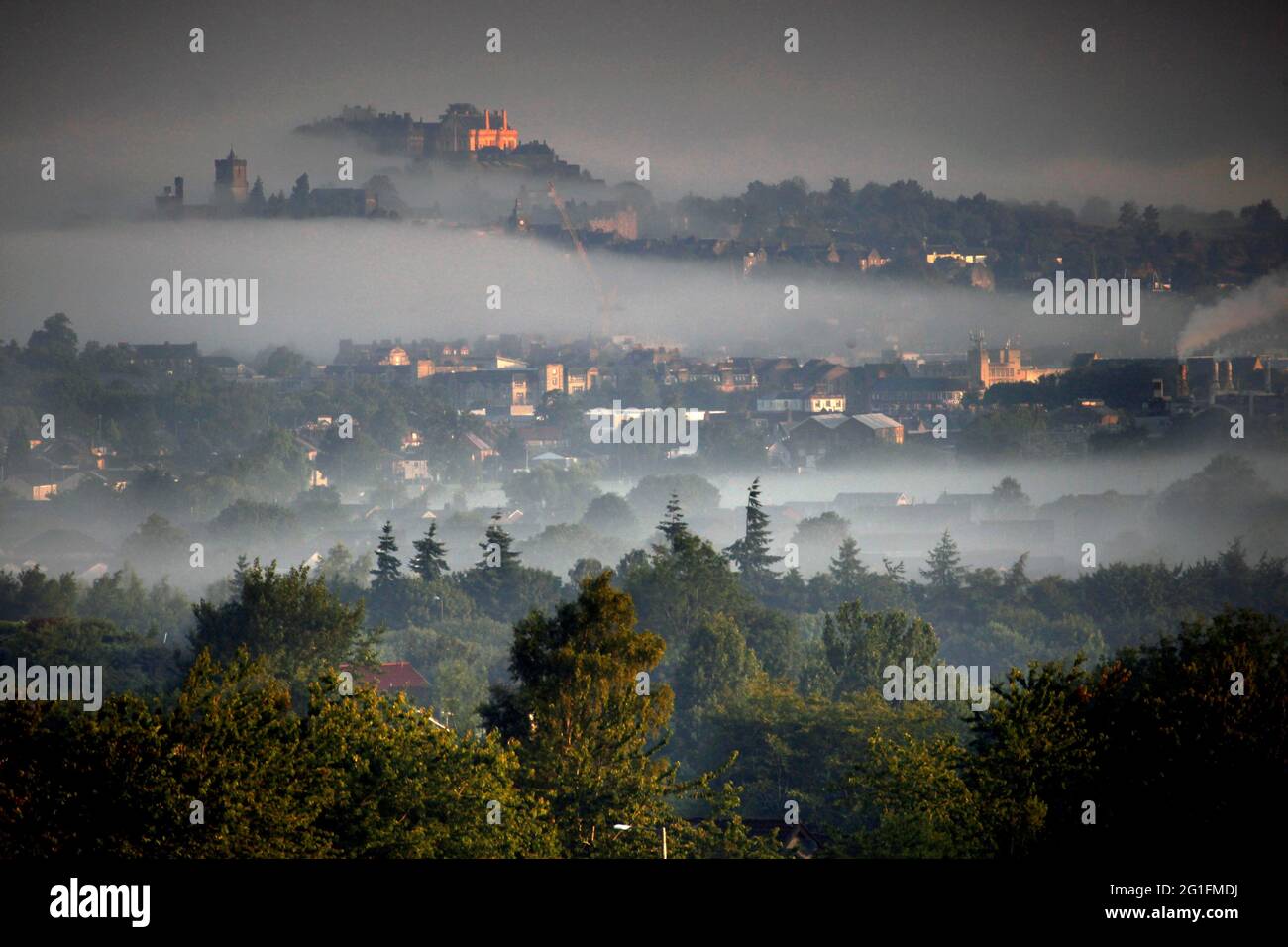 Stirling, château, colline du château, brouillard du matin, vue de Bannockburn, Stirling, Stirling et Falkirk, Midlands, Central Scotland, Écosse, Unis Banque D'Images