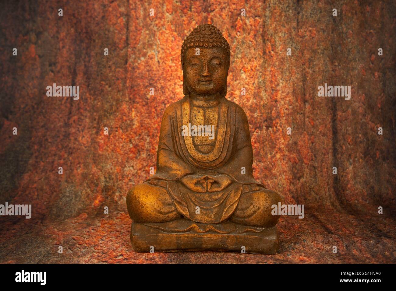 figure d'un jeune Bouddha dans un état de méditation Banque D'Images