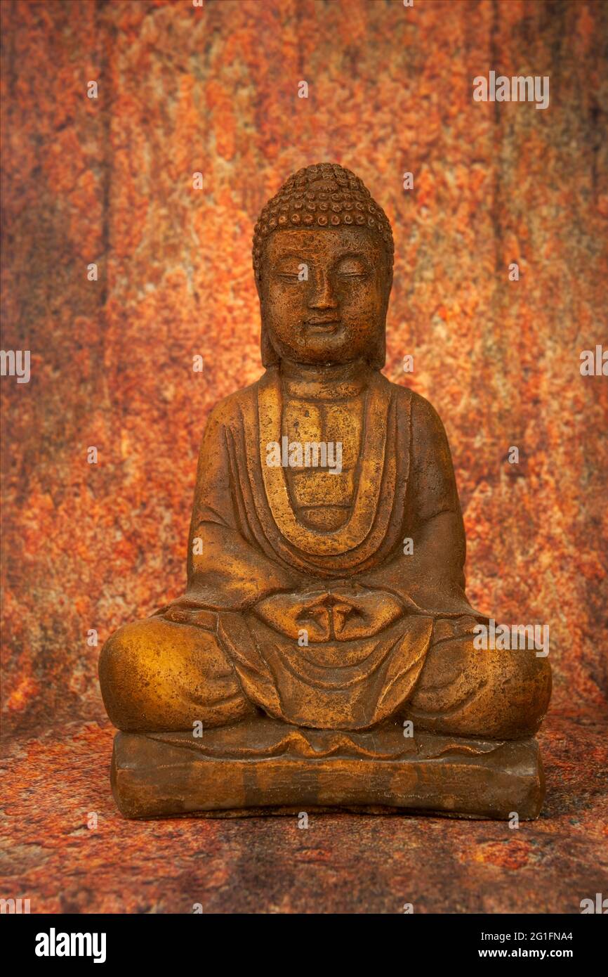 figure d'un jeune Bouddha dans un état de méditation Banque D'Images