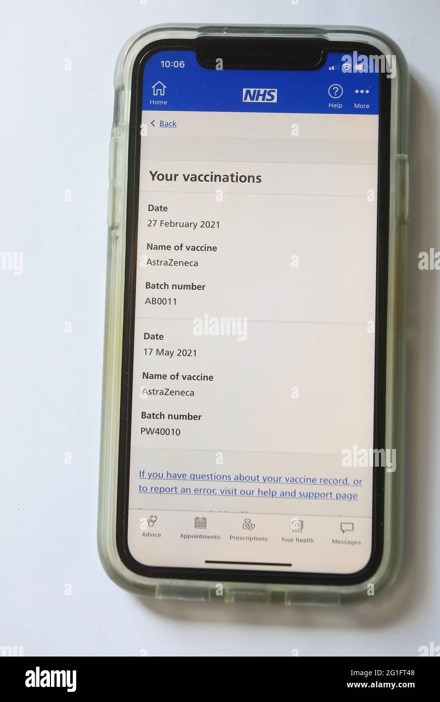 Dossier de vaccination Covid sur l'application mobile NHS, un dossier numérique de votre statut vaccinal, Royaume-Uni Banque D'Images