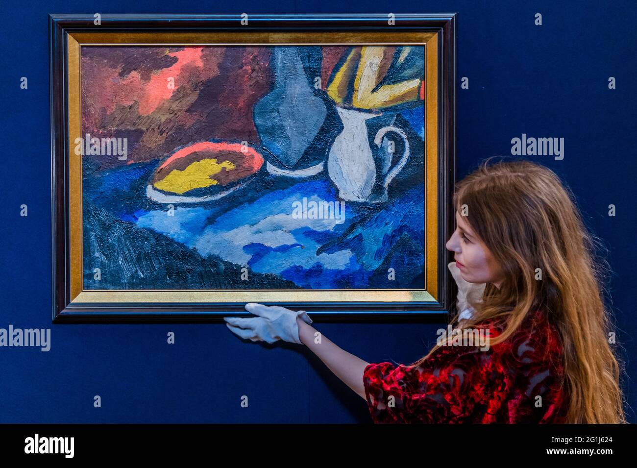 Londres, Royaume-Uni. 7 juin 2021. David Burliuk, Morning STILL Life, estimation: £180,000 -220000 - Aperçu de la vente russe à Bonhams, New Bond Street, Londres. La vente elle-même aura lieu le 9 juin. Crédit : Guy Bell/Alay Live News Banque D'Images