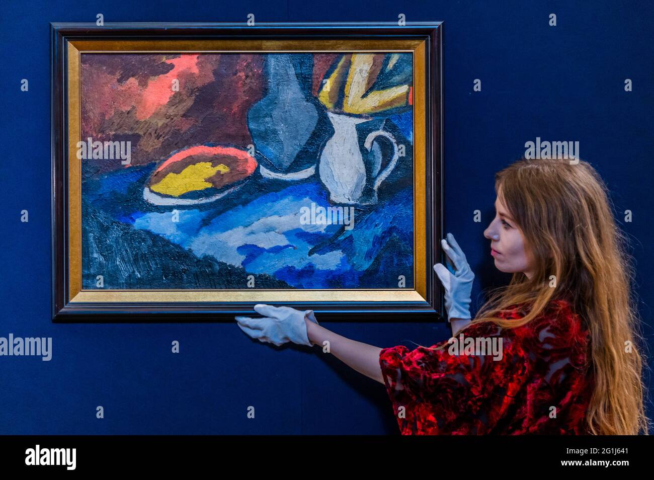 Londres, Royaume-Uni. 7 juin 2021. David Burliuk, Morning STILL Life, estimation: £180,000 -220000 - Aperçu de la vente russe à Bonhams, New Bond Street, Londres. La vente elle-même aura lieu le 9 juin. Crédit : Guy Bell/Alay Live News Banque D'Images