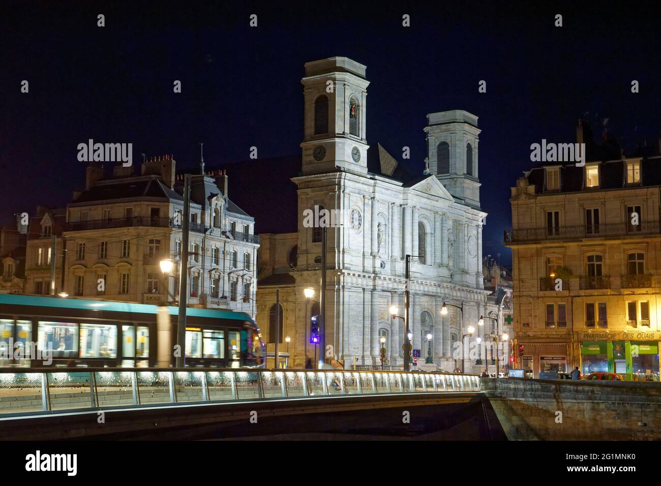 France, Doubs, Besançon, le centre historique, le pont Battant et l'église Ste Madeleine Banque D'Images