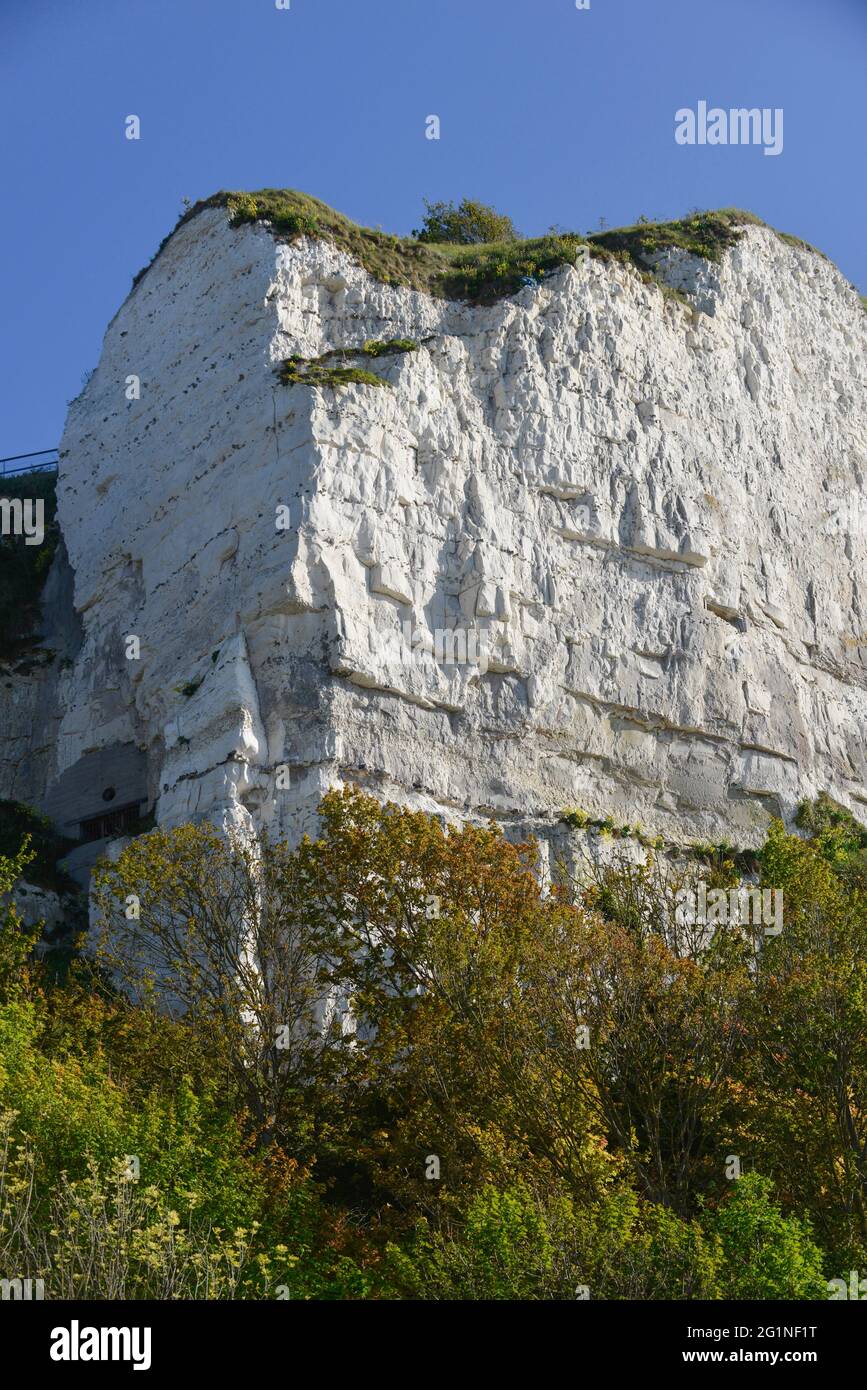 Le Treport (Normandie, Nord de la France) : le Burg Kahl, fortification allemande de la Seconde Guerre mondiale construite sur 4 niveaux dans la falaise surplombant la mer Banque D'Images